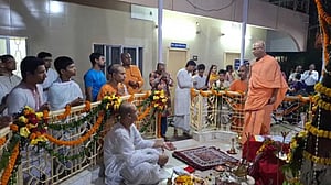 দেবীর ঘুম ভাঙানোর বন্দনা হল, এবার উৎসব শুরুর অপেক্ষা