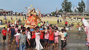 বিসর্জনে সাঙ্গ দুর্গতিনাশিনীর বন্দনা