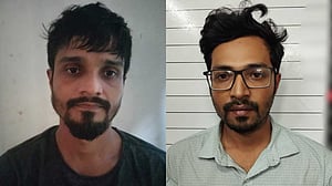 ‘সমন্বয়ক’ পরিচয়ে ইডেন উপাধ্যক্ষের বাসায় ডাকাতি, দুজন গ্রেপ্তার