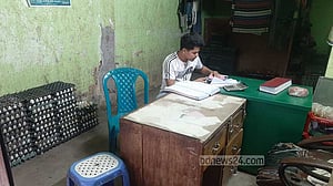 দুইদিন পর তেজগাঁও আড়তে ডিম বিক্রি শুরু, লোকসানের দাবি