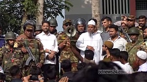 ‘কটূক্তি’: ফরিদপুরে সেনা হেফাজতে শিক্ষার্থী
