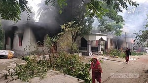 মানবতাবিরোধী অপরাধ: বাচ্চুর বিরুদ্ধে সাক্ষী ও স্বজনদের বাড়িঘর লুট-আগুন