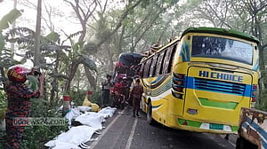 ফরিদপুরে বাস দুর্ঘটনার কারণ ‘বেপরোয়া গতি’: পুলিশ