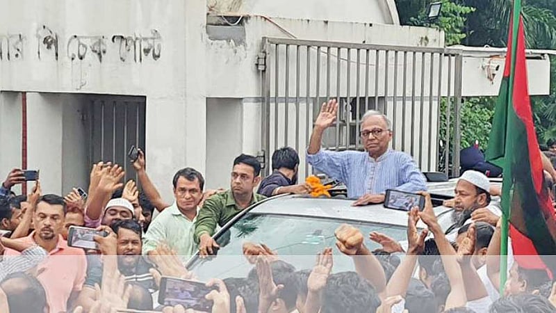 সাংবাদিক মাহমুদুর রহমান জামিনে কারামুক্ত