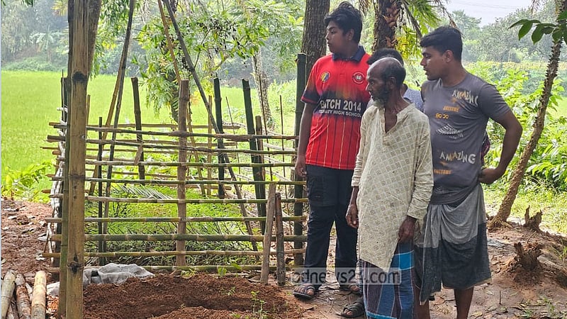 গাজীপুরে এক রাতে ৫ কবরের কঙ্কাল চুরি