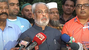 সংলাপে না ডাকা ‘অদ্ভুত’ ঠেকছে জি এম কাদেরের