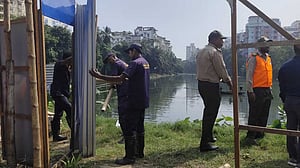 গুলশান-বারিধারা লেক থেকে অবৈধ স্থাপনা উচ্ছেদ