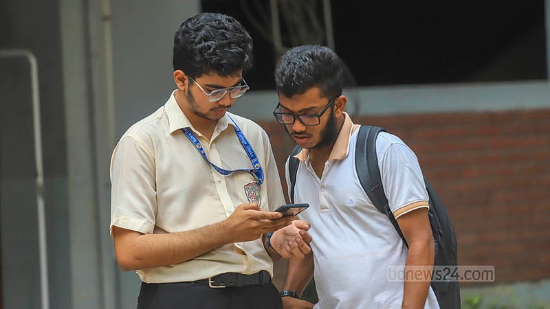 ইংরেজি-আইসিটির ধাক্কা এইচএসসির ফলে, কম পরীক্ষার ‘সুবিধা’ পেল সিলেট