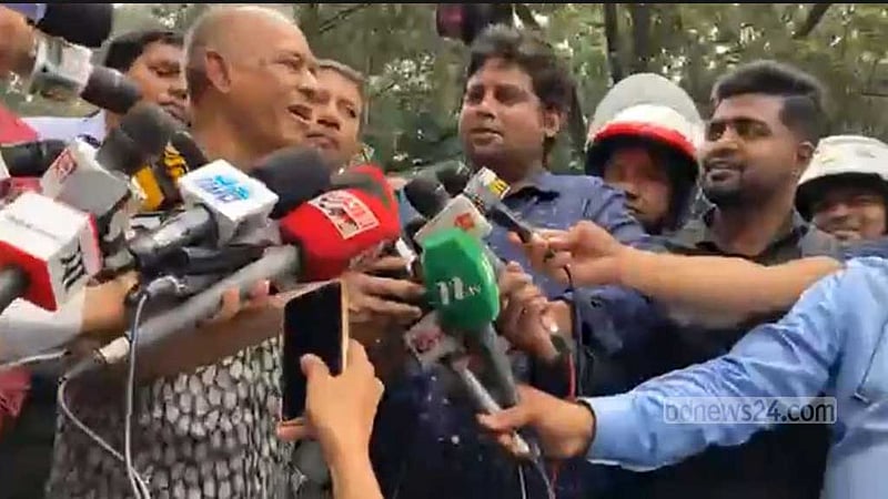 বাজার শিগগিরই ‘স্বাভাবিক হবে’, আশা স্বরাষ্ট্র উপদেষ্টার