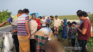 নড়াইলে গরুচোর সন্দেহে ৩ জনকে পিটিয়ে হত্যা