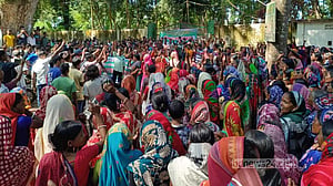 মৌলভীবাজারে চা শ্রমিকদের ৬ সপ্তাহের মজুরি বকেয়া, কর্ম বিরতি