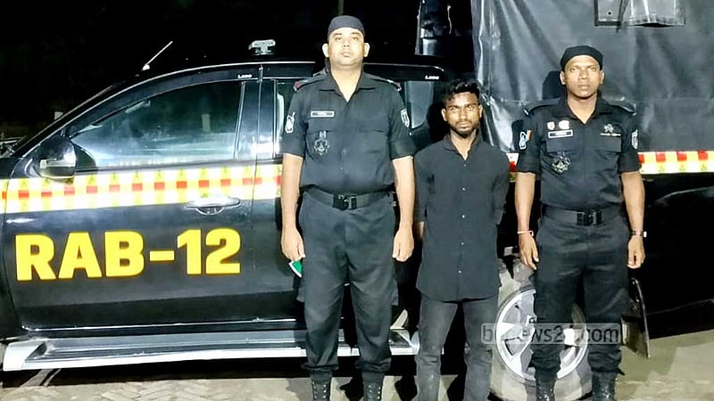লালন মেলায় চুরি যাওয়া ১৬ মোবাইলসহ যুবক গ্রেপ্তার