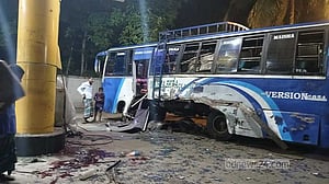 লক্ষ্মীপুরে বাসে গ্যাস ভরার সময় বিস্ফোরণ, তদন্ত কমিটি গঠন
