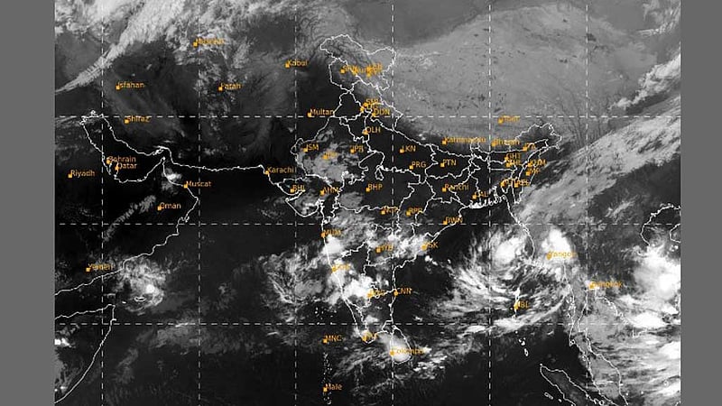 সাগরে সুস্পষ্ট লঘুচাপ, রূপ নিতে পারে ‘প্রবল ঘূর্ণিঝড়ে’