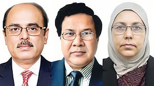 পদ ছাড়লেন দুদক চেয়ারম্যান ও দুই কমিশনার