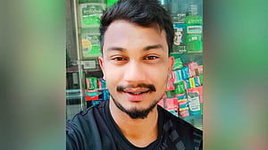 সড়কে ড্রেজার পাইপ, মানিকগঞ্জে বাইকের নিয়ন্ত্রণ হারিয়ে তরুণের মৃত্যু