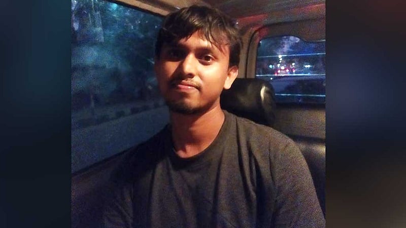 ‘ছাত্রলীগ নেতা’ হিসেবে গ্রেপ্তার ফটো সাংবাদিককে ছেড়ে দিয়েছে পুলিশ