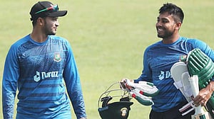 টি-টোয়েন্টিতে সাকিবের অভাব পূরণ করবেন মিরাজ, বিশ্বাস শান্তর