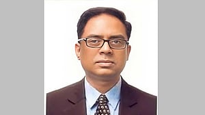 স্থানীয় সরকার সচিব মোরশেদ জামান ওএসডি