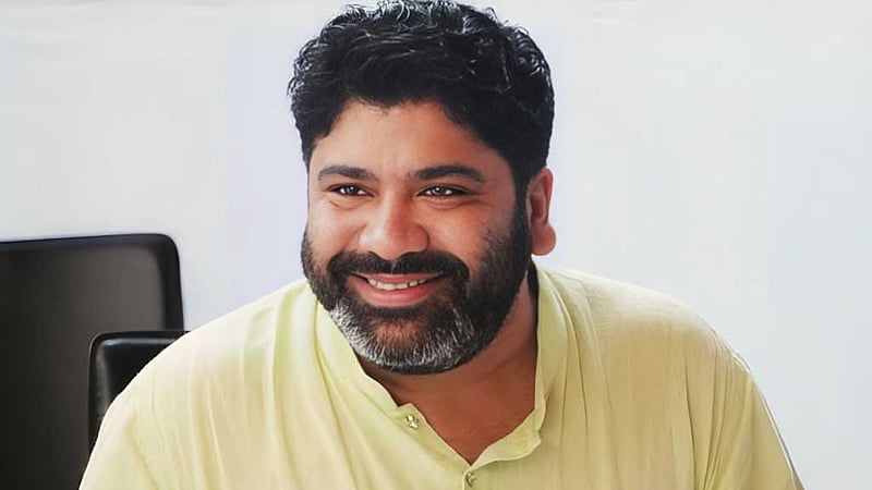 শেখ পরিবারের মঈনউদ্দীন গ্রেপ্তার