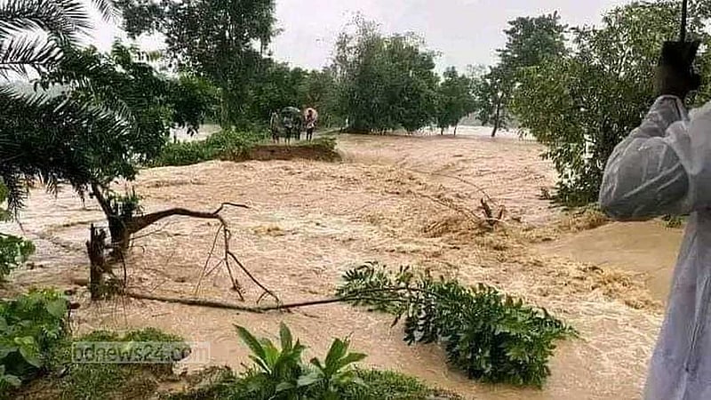 পাহাড়ি ঢল ও ভারি বর্ষণে ময়মনসিংহে অর্ধশতাধিক গ্রাম প্লাবিত