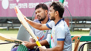 শান্ত অধিনায়ক না থাকলে সম্ভাবনায় এগিয়ে মিরাজ