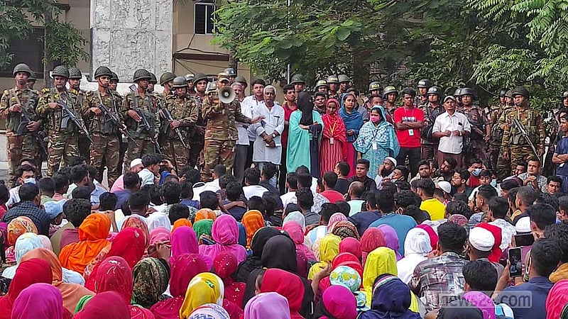 সামরিক কর্মকর্তাদের ম্যাজিস্ট্রেসি ক্ষমতা দ্বিতীয় দফায় বাড়ল