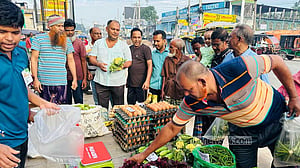 নাটোরে কম দামে নিত্যপণ্য মিলবে ‘জনতার বাজারে’