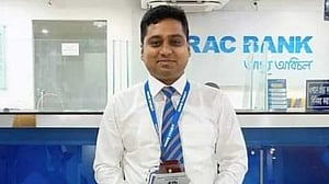 নাটোরে ট্রাক চাপায় ব্যাংক কর্মকর্তা নিহত, স্ত্রী আহত