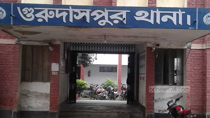‘৫ লাখ টাকা না দিলে ছেলের লাশ’, নাটোরে উড়োচিঠি নিয়ে চাঞ্চল্য