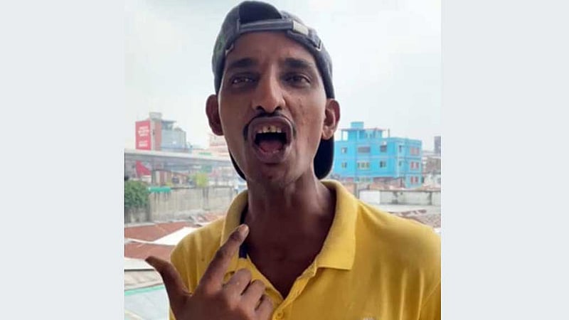 নাটোরে ট্রেনে কাটা পড়ে অজ্ঞাত যুবকের মৃত্যু