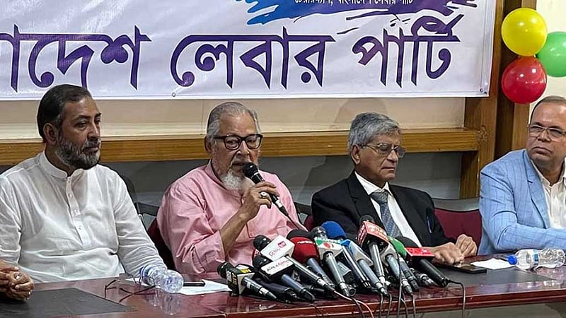 হাসিনার পদত্যাগ প্রসঙ্গ পত্রিকায় আনা ‘সন্দেহজনক’, ব্যবস্থা চান নজরুল