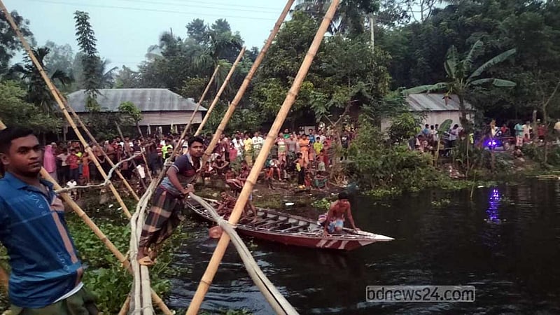 পাবনায় ভ্যান চালকসহ ২ জনের মৃতদেহ উদ্ধার