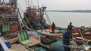 রোববার দেশে ফিরছেন ৯০ জেলে, ভারতে ফিরবেন ৯৫ জন