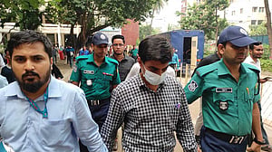 দুদকের মামলায় ডাকের ডেপুটি পোস্টমাস্টার মোস্তাক কারাগারে