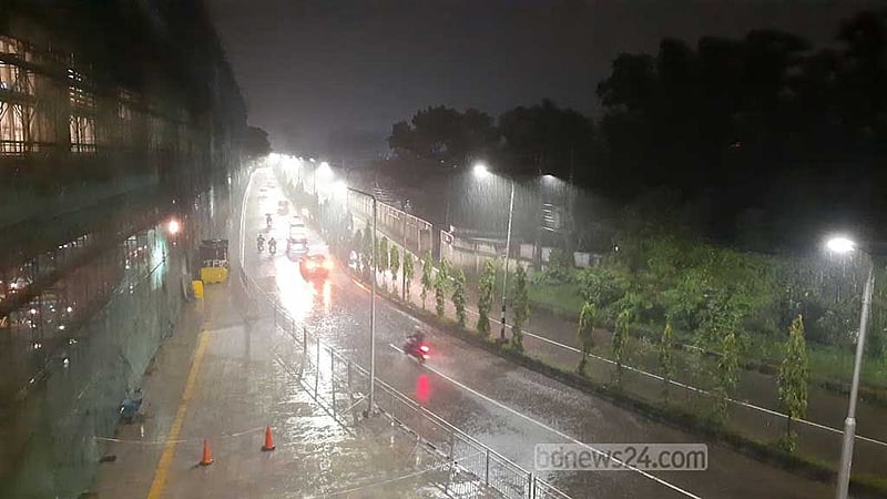 ‘ভিজলাম সমস্যা নাই, বকা যে কতটা খামু, হেইডা লইয়া ভাবতাছি’