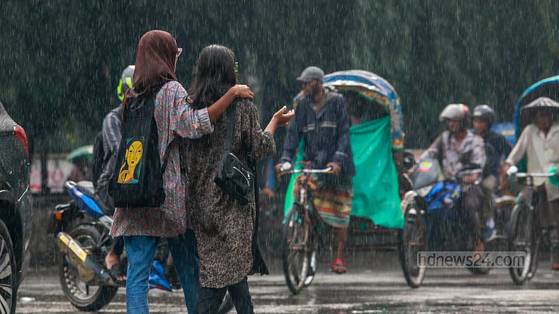 বৃষ্টি ঝরবে আরও দুদিন, বাড়ছে নদ-নদীর পানি