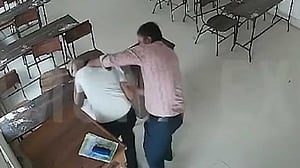 ছাত্রকে দরজা বন্ধ করে মারধরের খবর, আদালতের মামলা