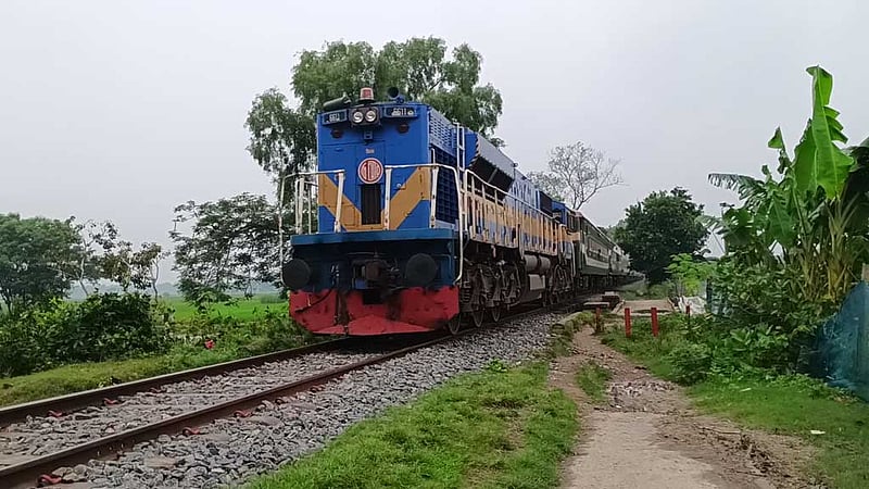 রাজবাড়ী‌তে ট্রেনে কাটা প‌ড়ে প্রাণ গেল বৃ‌দ্ধের