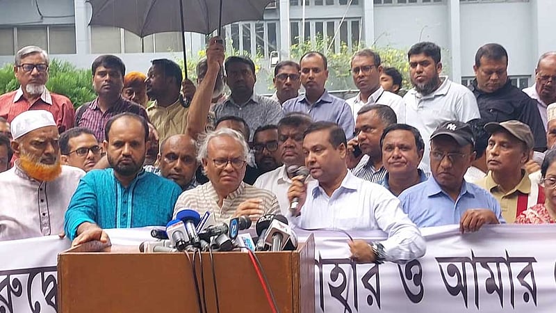 ‘আসতে পারছেন না’ তারেক, সরকার ভয় পাচ্ছে কি না, প্রশ্ন রিজভীর