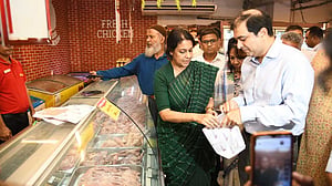 পলিথিনের বিকল্প ব্যবহারের আহ্বান পরিবেশ উপদেষ্টার