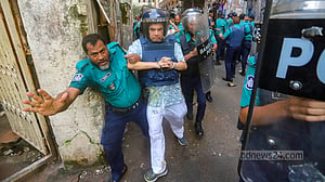 আদালতে সাবের হোসেন চৌধুরী