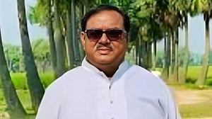 সাবেক খাদ্যমন্ত্রী সাধন চন্দ্রের আয়কর নথি জব্দ