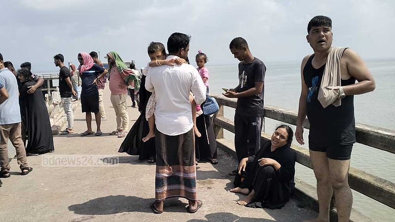 সেন্টমার্টিনে স্পিডবোট ডুবে শিশুসহ নিখোঁজ ২
