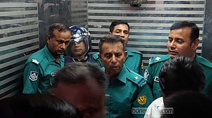 হত্যা মামলা: রিমান্ড শেষে সালাম মুর্শেদী কারাগারে