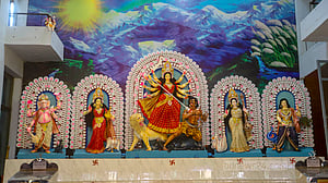 অকাল বোধনের দেবী ও সর্বজনীনতা
