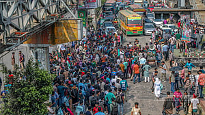 সাত কলেজের শিক্ষার্থীদের অবরোধ