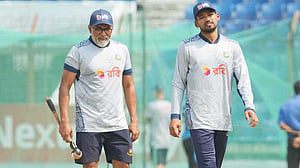 ক্রিকেটারকে হাথুরুসিংহের আঘাত করা নিয়ে কিছু ‘জানেন না’ শান্ত