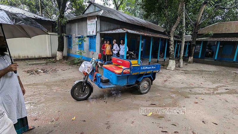 পারিবারিক কলহ: শরীর থেকে মাথা ও দুই হাত বিচ্ছিন্ন করে নারীকে হত্যা