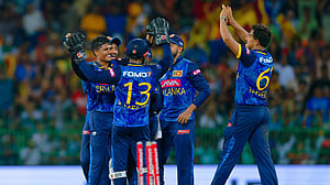 শ্বাসনালীর সংক্রমণে মাঠের বাইরে পাথিরানা